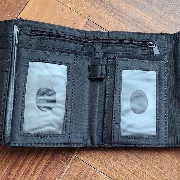 Target Small Black Fold-Up Wallet - Picture 10 of 12
